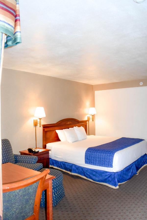 Attleboro Motor Inn Kültér fotó