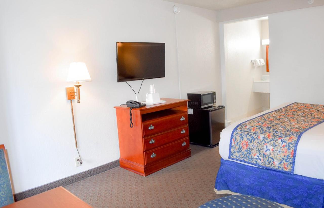 Attleboro Motor Inn Kültér fotó
