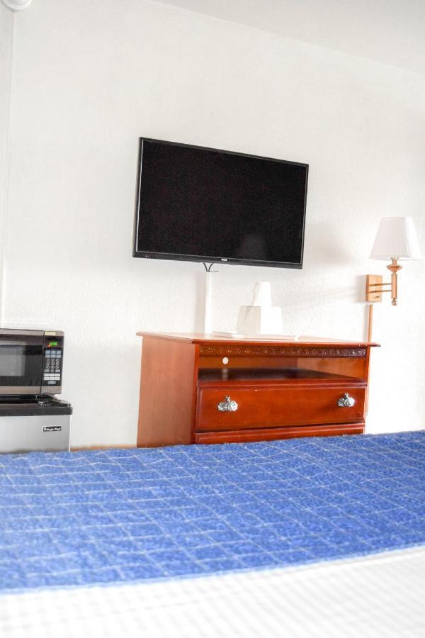 Attleboro Motor Inn Kültér fotó