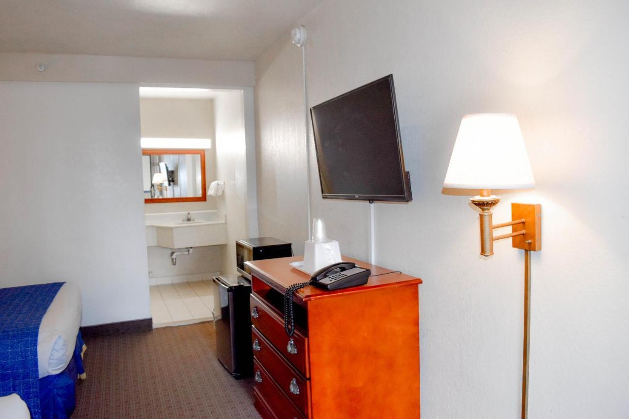 Attleboro Motor Inn Kültér fotó